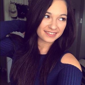 Meet your Posher, Felicia